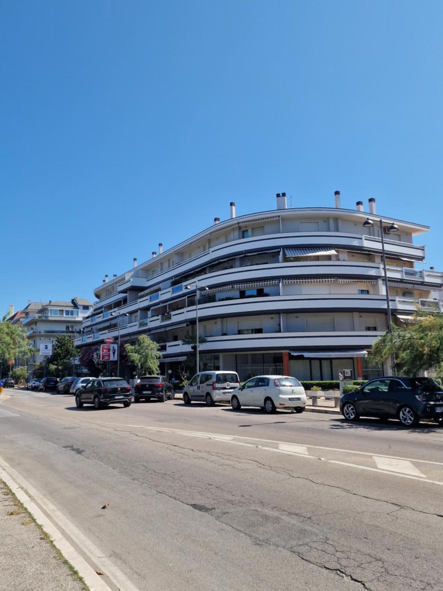Tramonti Apartments ペスカーラ エクステリア 写真
